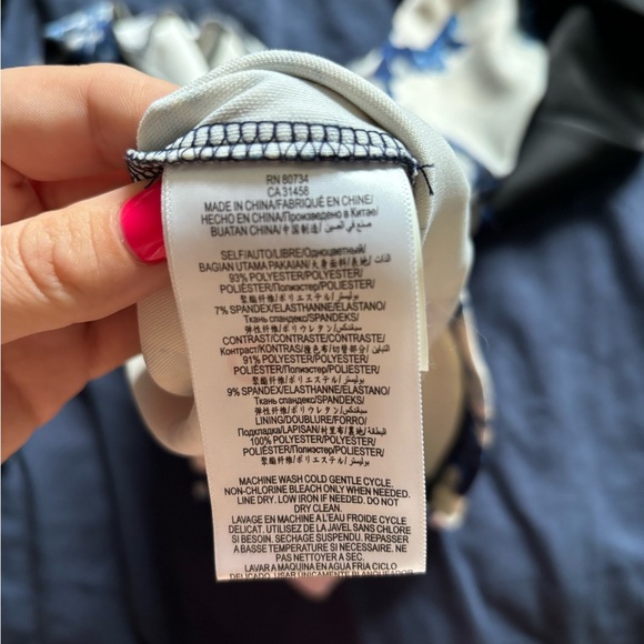 BCBG Sleeveless Floral-Print Sheath Dress - Size 6 - NWT - Mesh detail - Picture 5 of 8